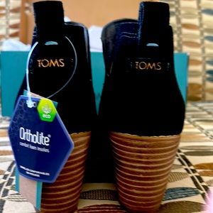 Tom’s Ortholite Kallie Wedge Bootie